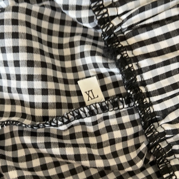 🆕 listing! Cute plaid set (shorts only) - Picture 5 of 5